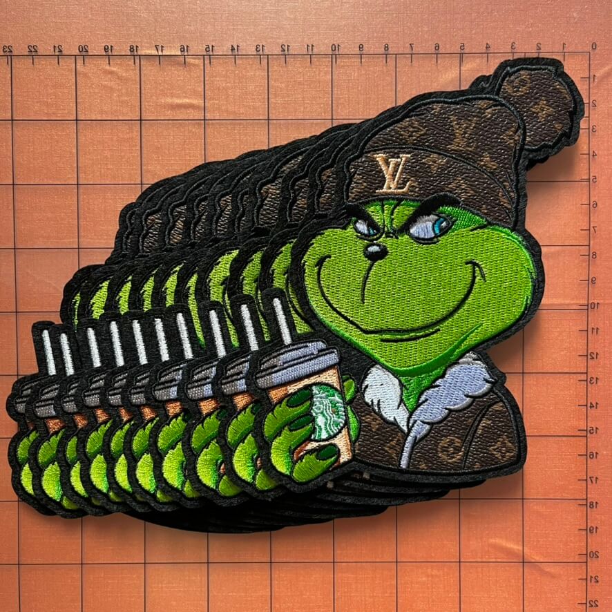 🎄Xmas Iron-on Patches-17cm G‘s grabbing coffee in Lulu beanie*5/10 pcs