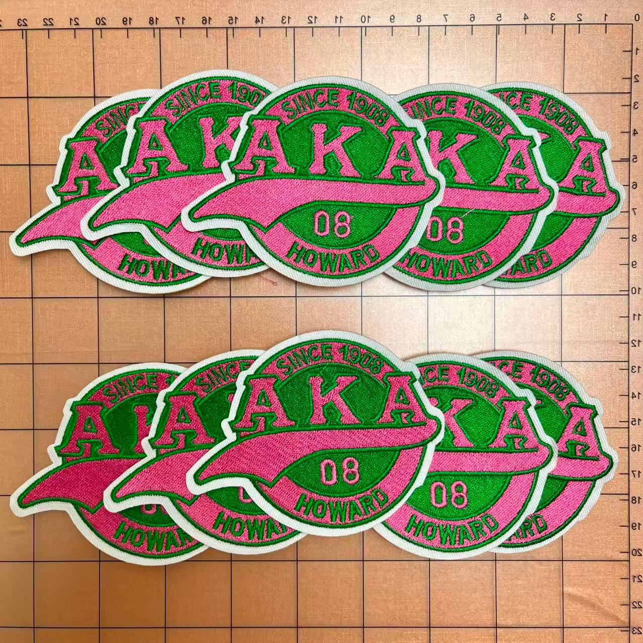 Iron-on Patches- round AKA badge*10 pcs