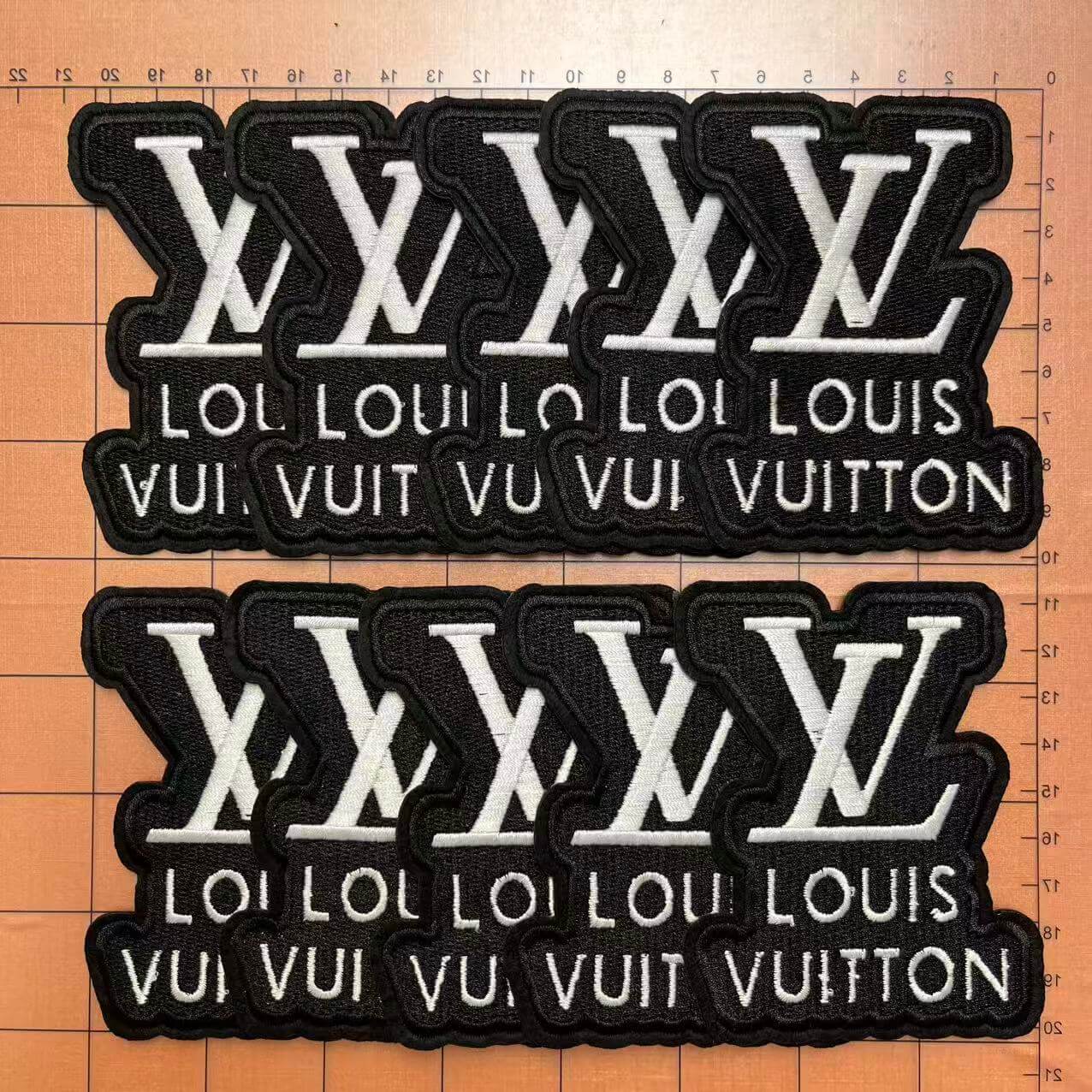 Iron-on Patches- blk Lulu logo and name*10 pcs