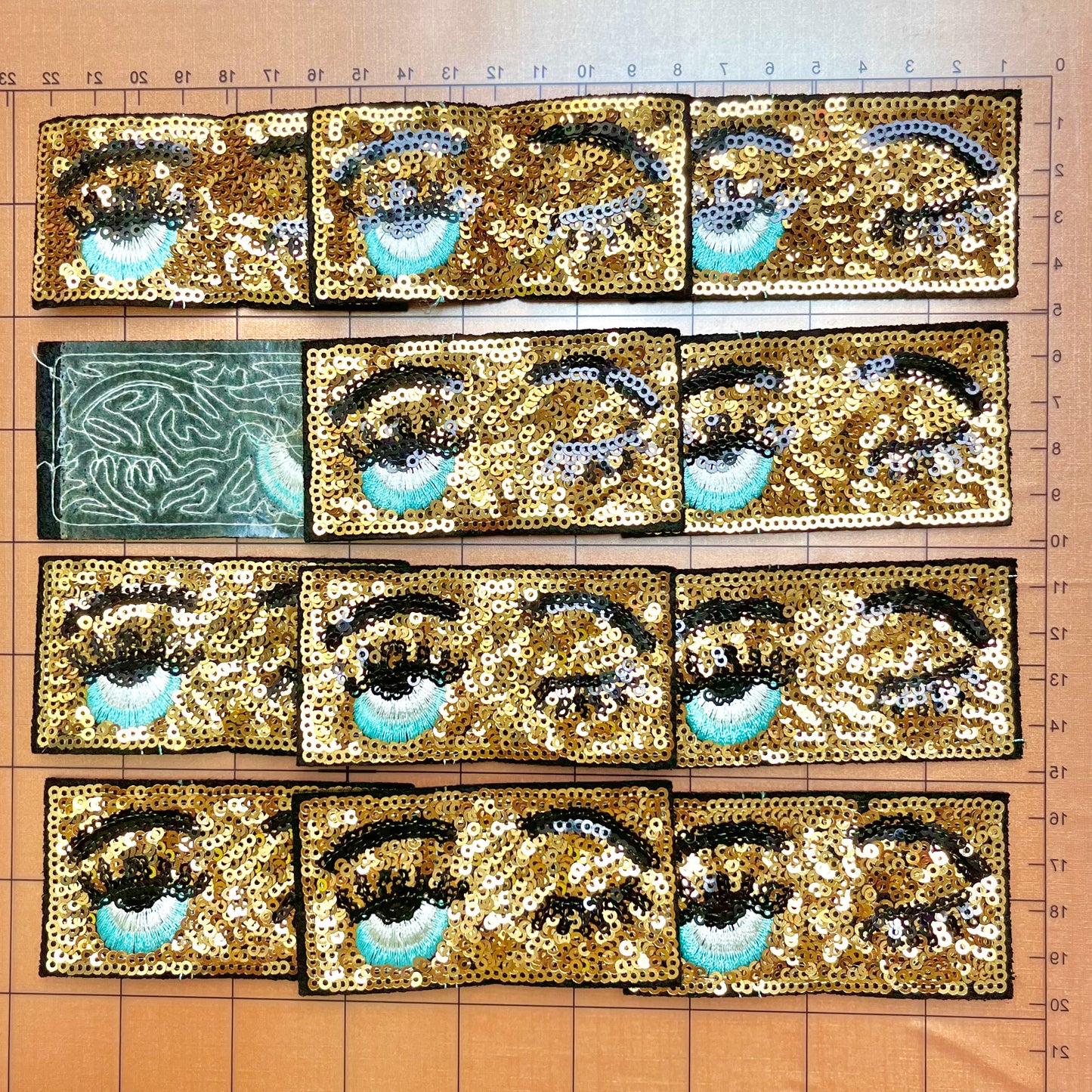 Iron-on patches- bling blinking eyes *12 pcs