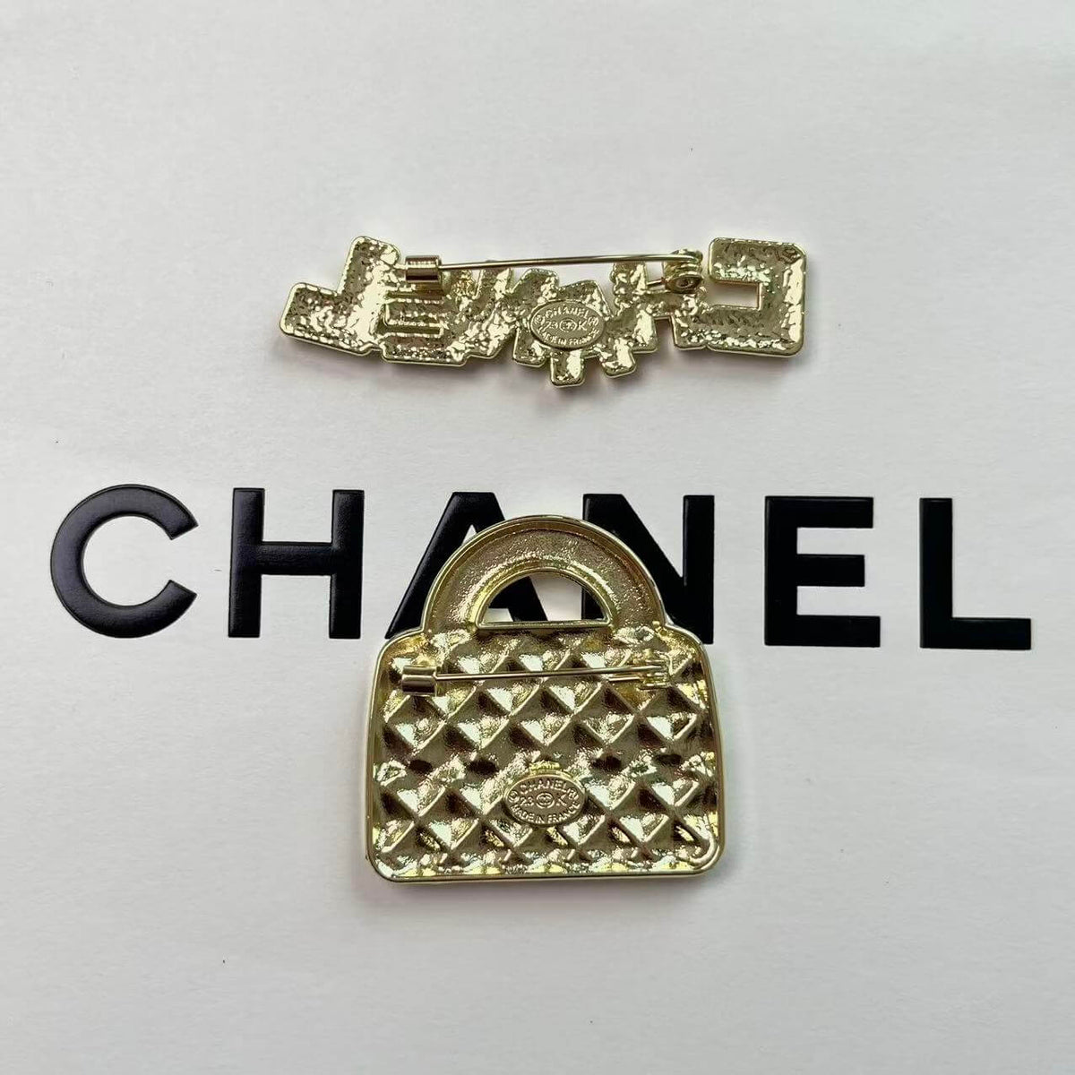 Cocoa Crush Golden Name & Purse Alloy Brooch Pin Set*2 pcs