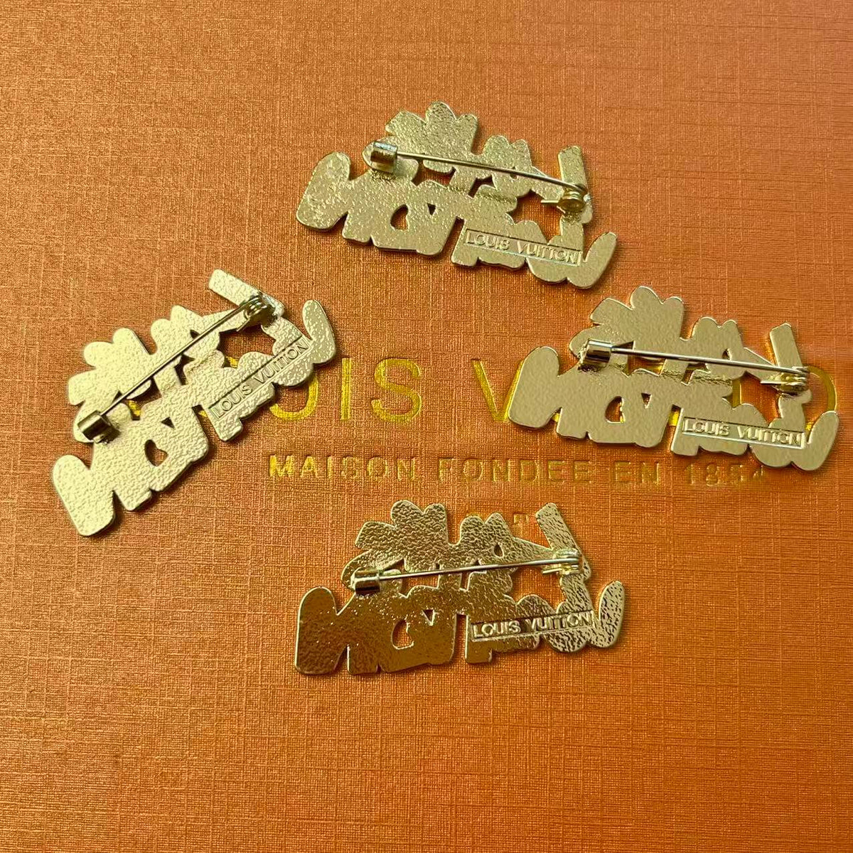 Luxe Voyage Golden Name Alloy Brooch Pin Set*4 pcs