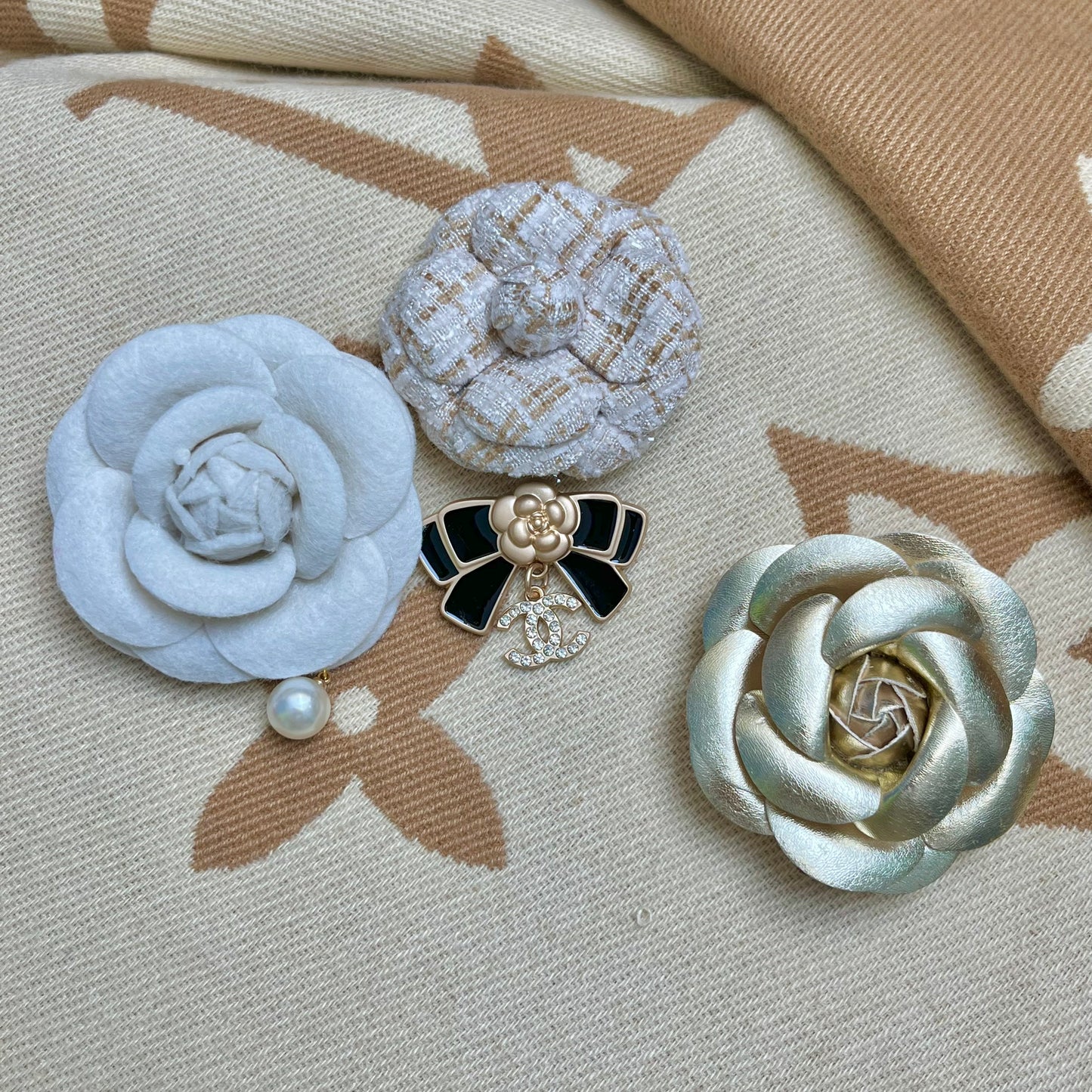 CC Brooches Combo- beige