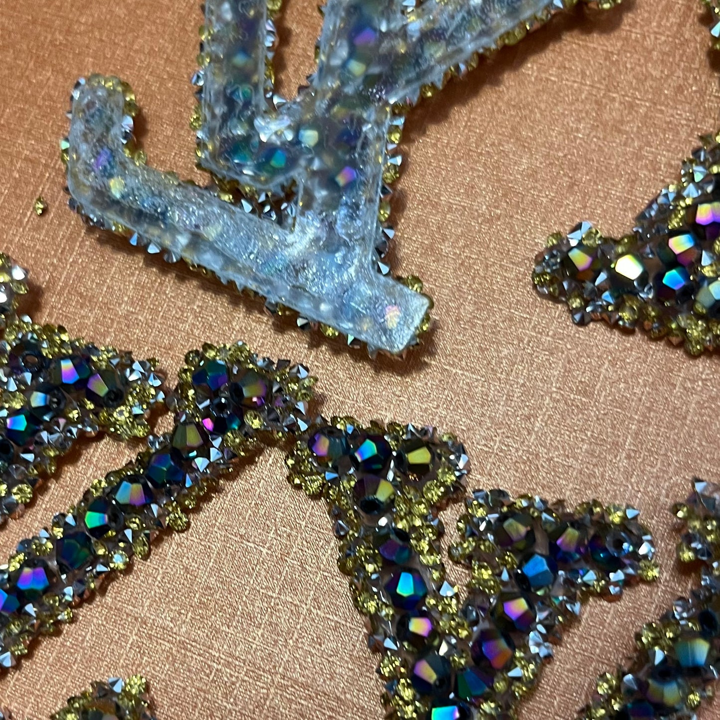 Iron-on Bling Patches- laser blk gold lulu*10 pcs