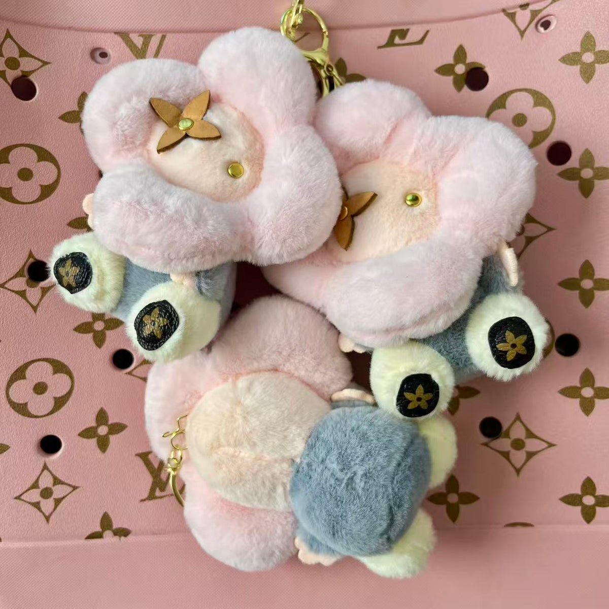VVN Plushie Keychain*pink/cream