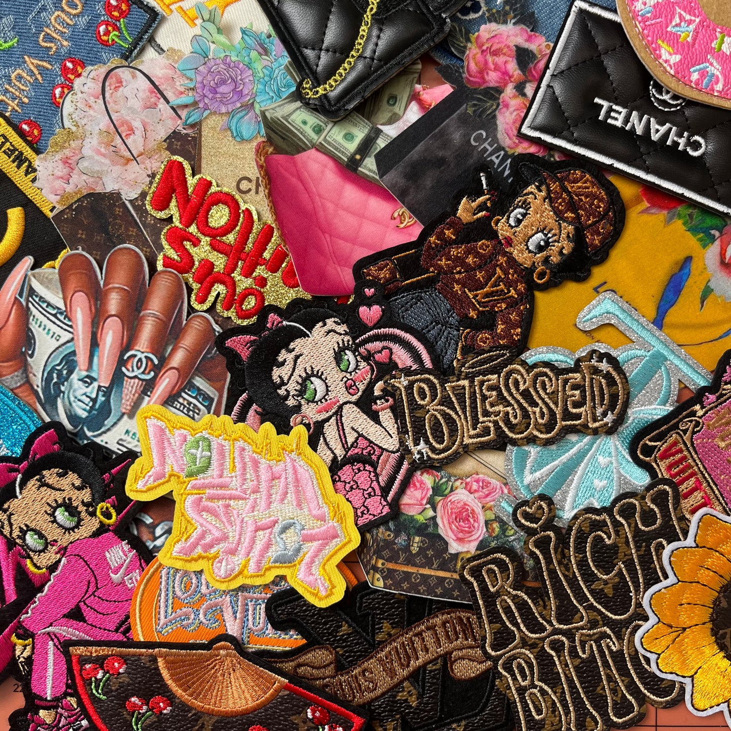 Surprise Me! Iron-on Bougie Patches random mix*50 pcs