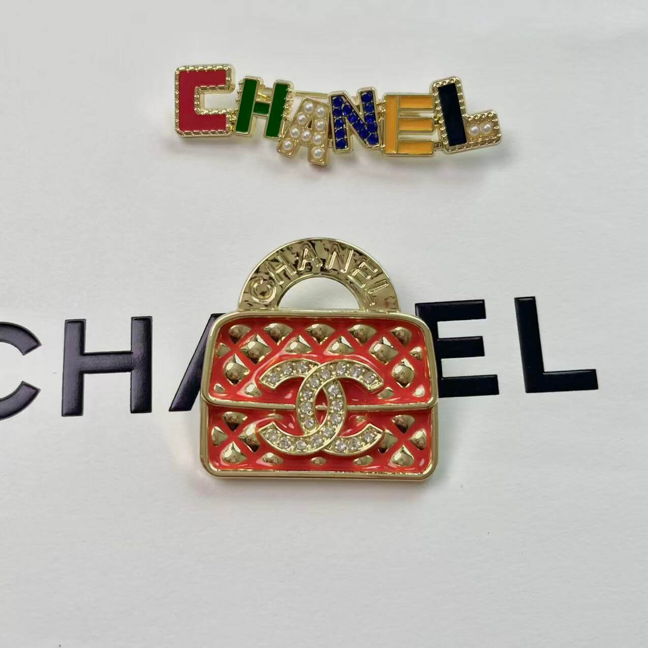 Cocoa Crush Golden Name & Purse Alloy Brooch Pin Set*2 pcs
