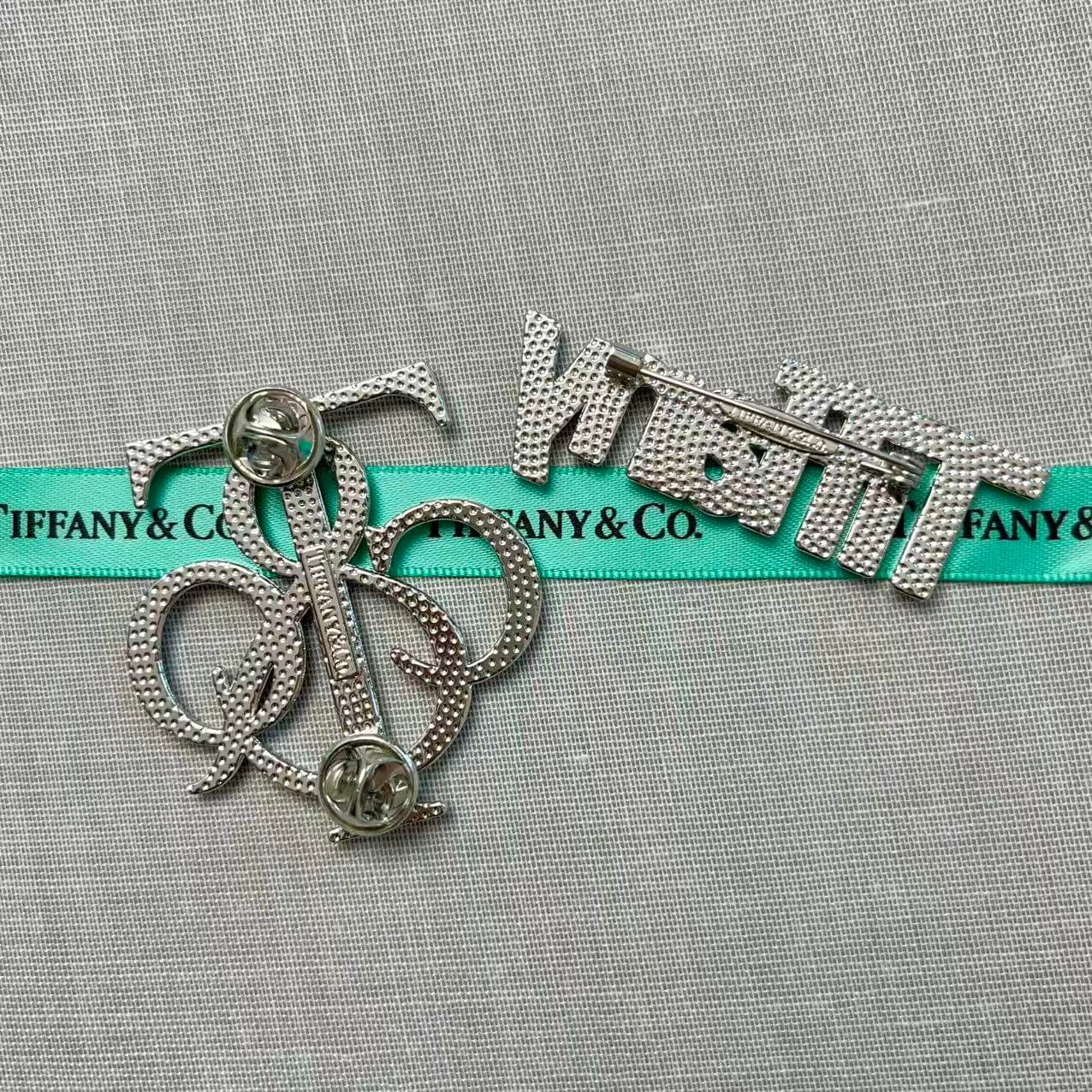 TiffCo Silver Alloy Brooch Pin Set*2 pcs